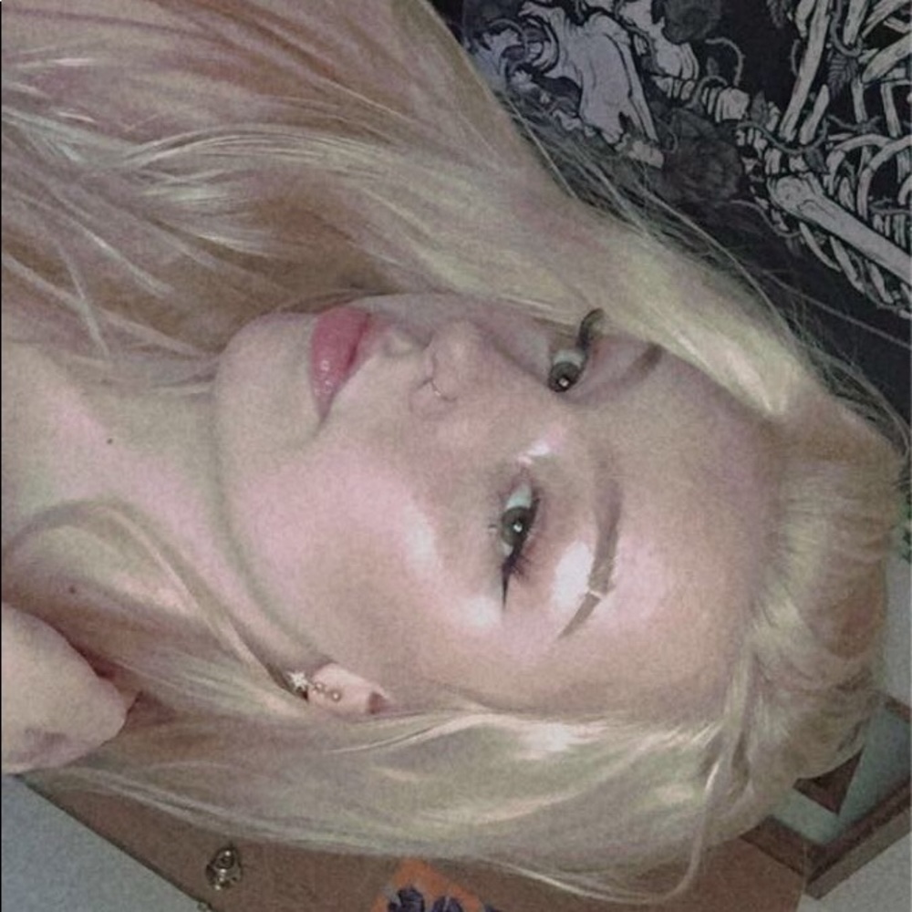Meet your Posher, Cami